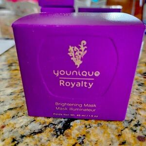 Brightening Mask NIB Younique Royalty